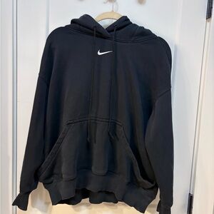 Nike Black Pullover Hoodie Size M Women’s Oversized Cozy Sweatshirt